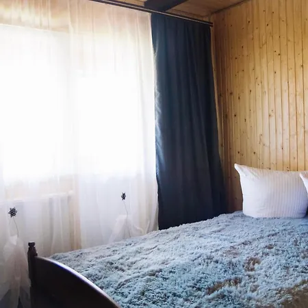 стежка в гори Lodge Verkhovyna