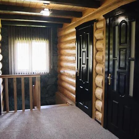 Lodge стежка в гори