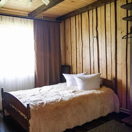 стежка в гори Lodge Verkhovyna