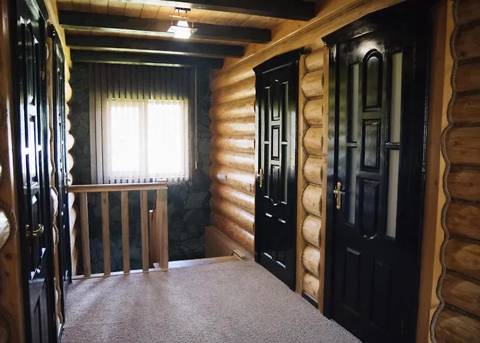 山林小屋 стежка в гори